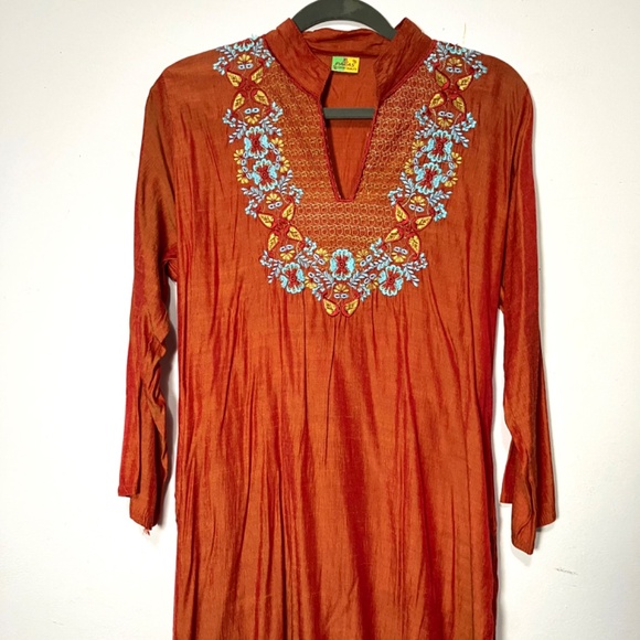 Vintage Embroidered Silk Kurta - Picture 2 of 12